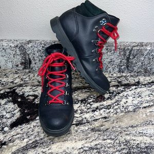 Sorel boots, kids size: 4